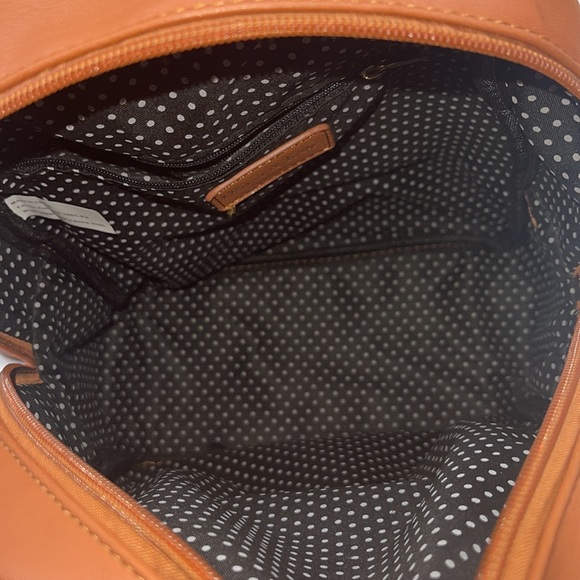 Backpack - Picture 2 of 8